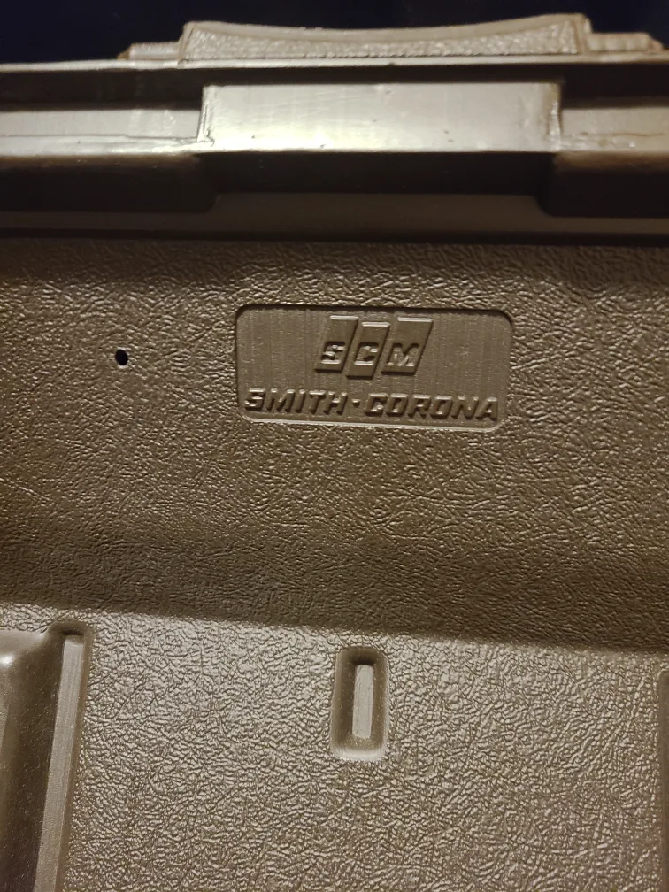 Brother Webster XL-600 Typewriter w/ Case image indicator(8)