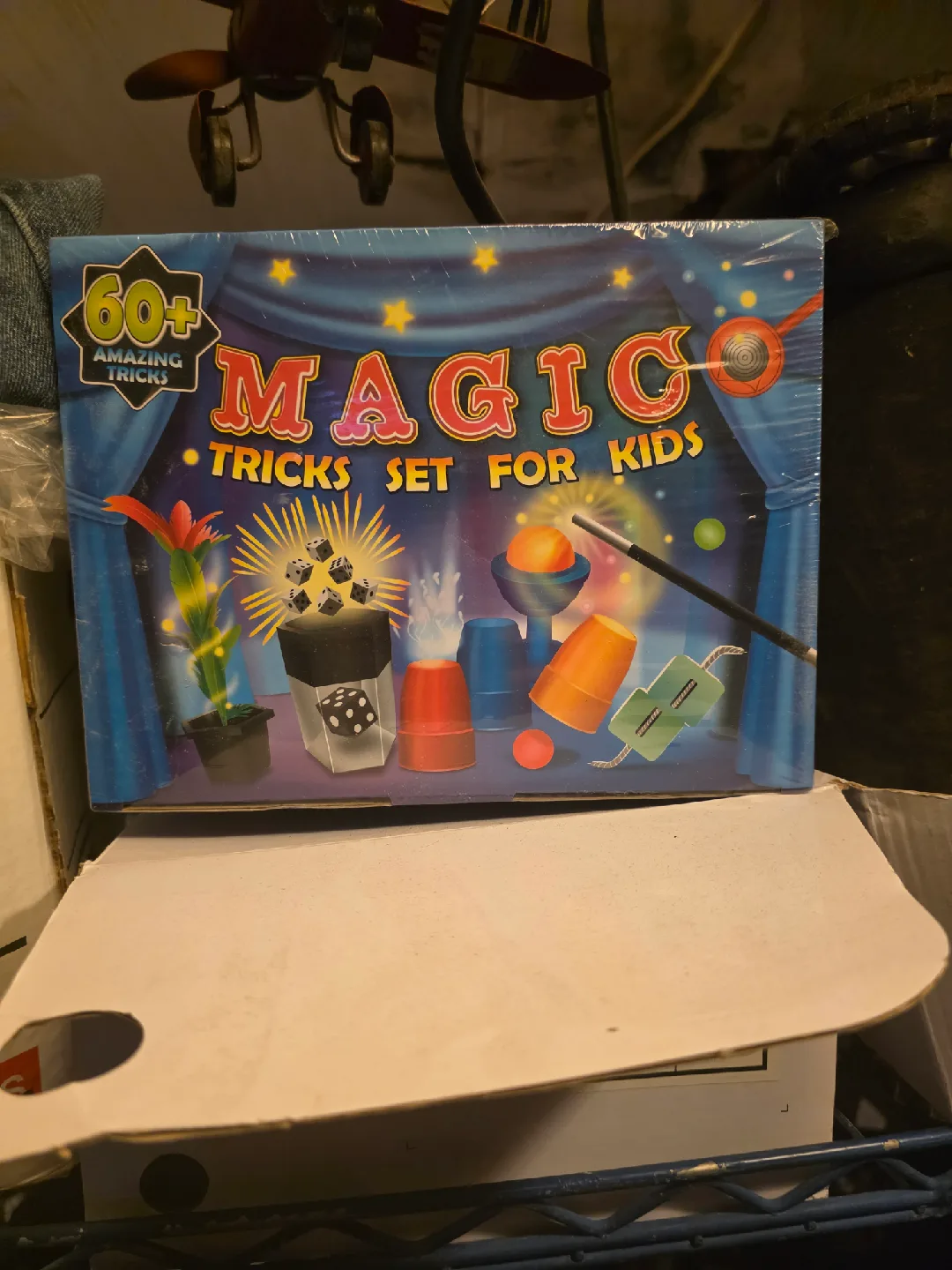 Magic Tricks Set for Kids (60+ tricks) image indicator(2)