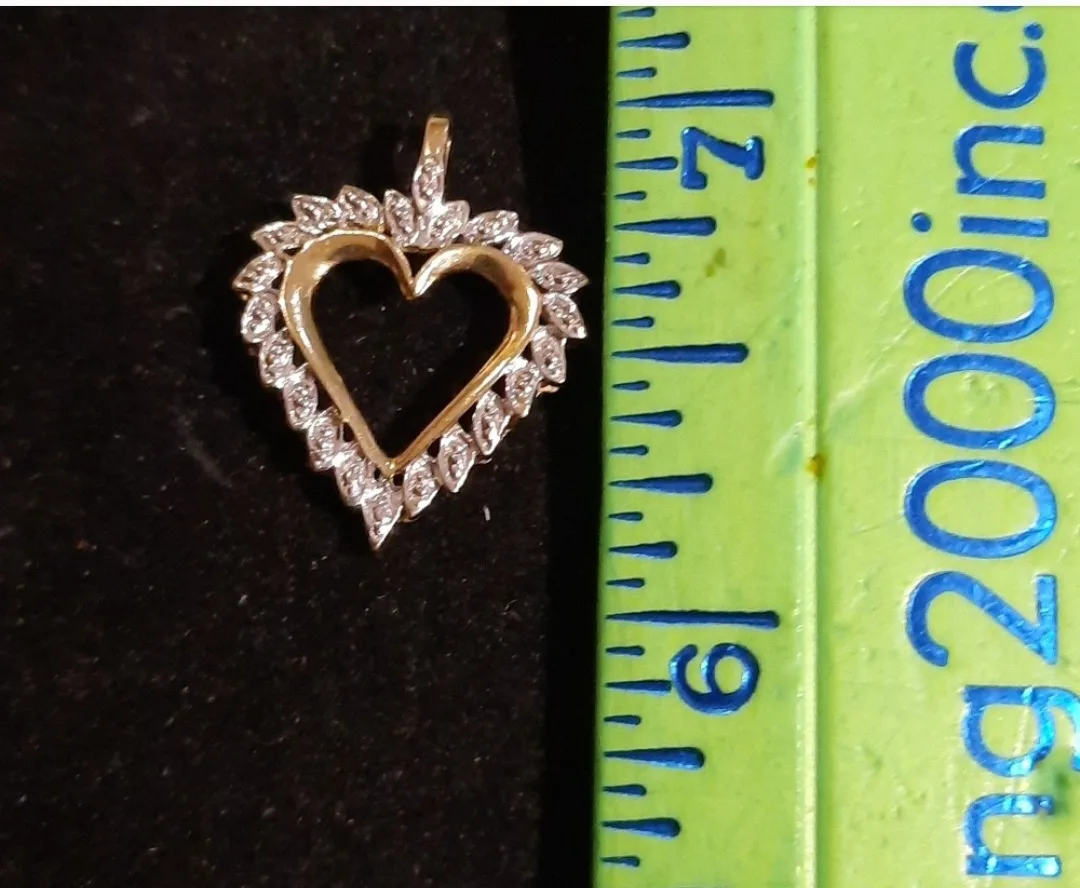 Authentic Genuine Solid 10K Diamond Heart Pendant image indicator(2)
