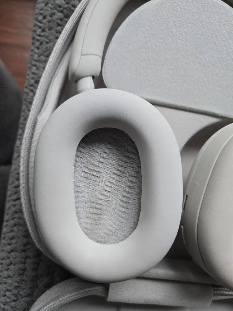 Sony WH1000XM5 Wireless Noise Cancelling Headphones image indicator(3)