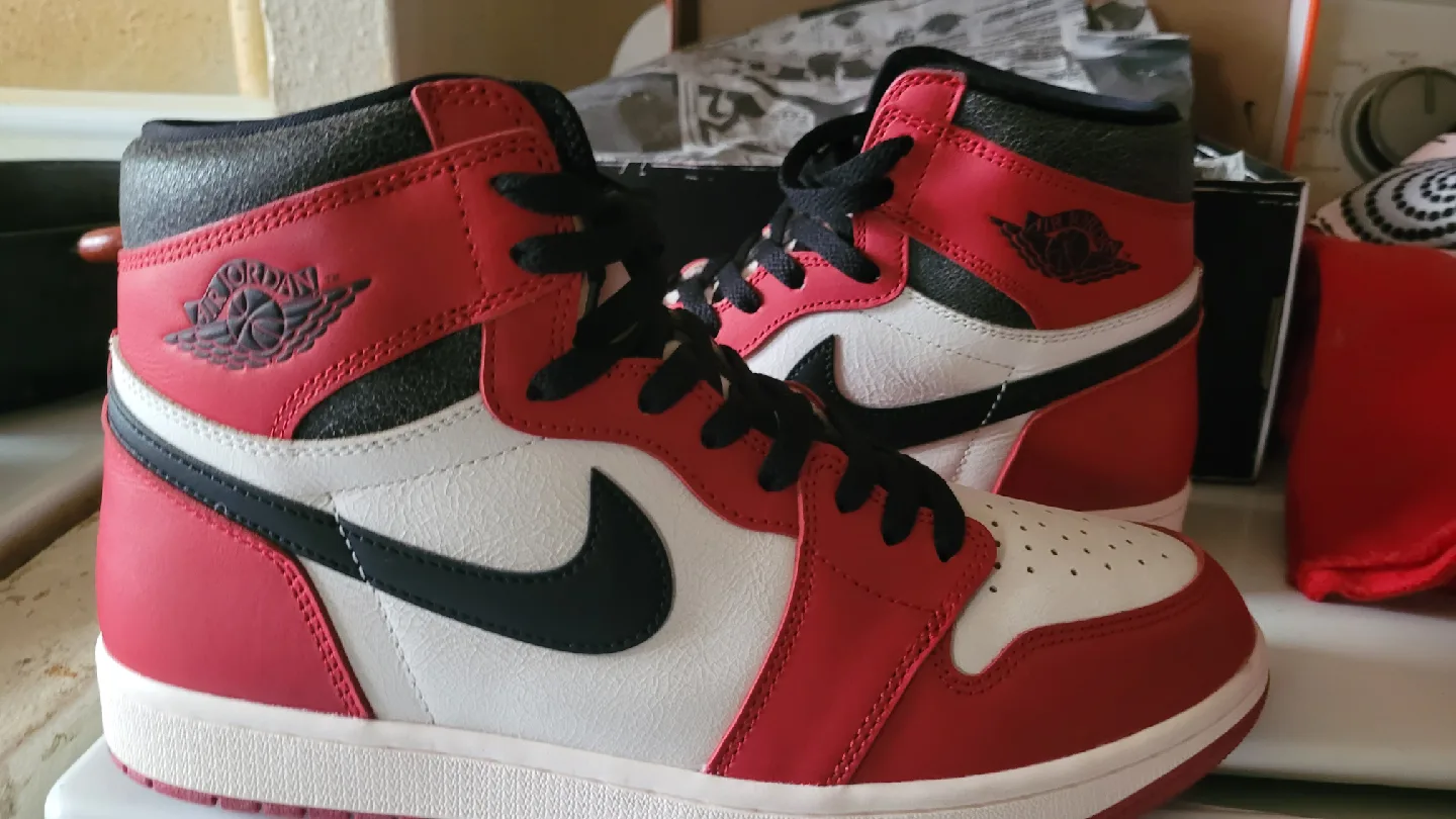 Nike Air Jordan 1 Retro High - Red/White image indicator(2)