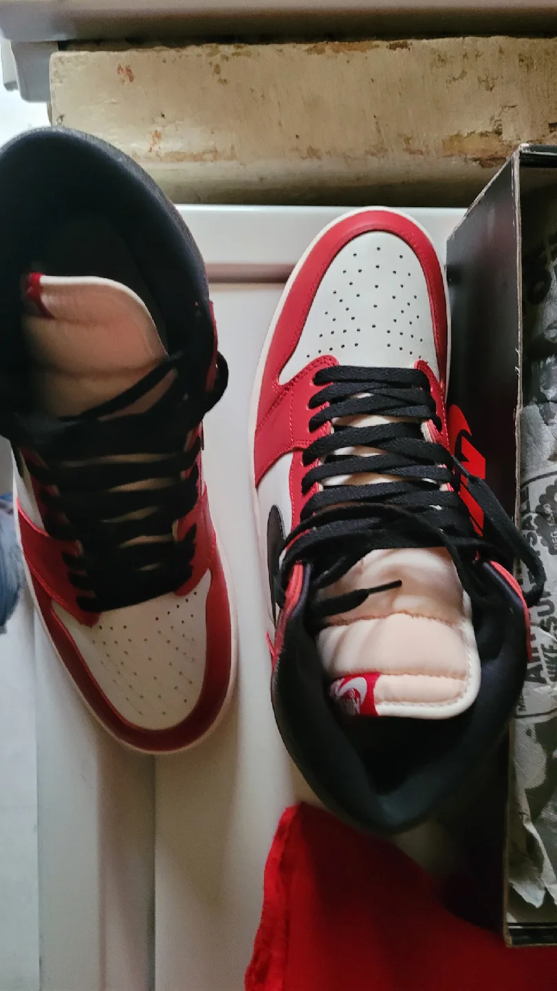 Nike Air Jordan 1 Retro High - Red/White image indicator(4)