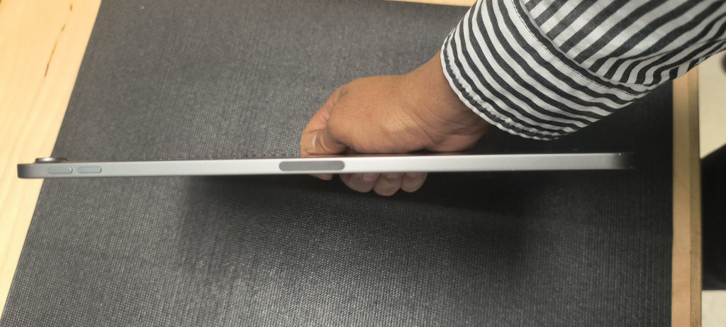Apple iPad - photo 3