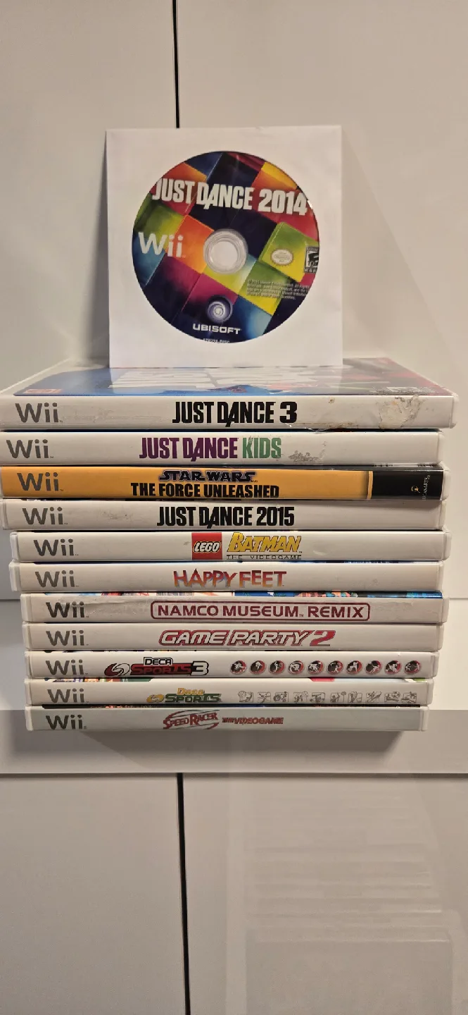 12 Wii games. All good condition. Nintendo thumbnail