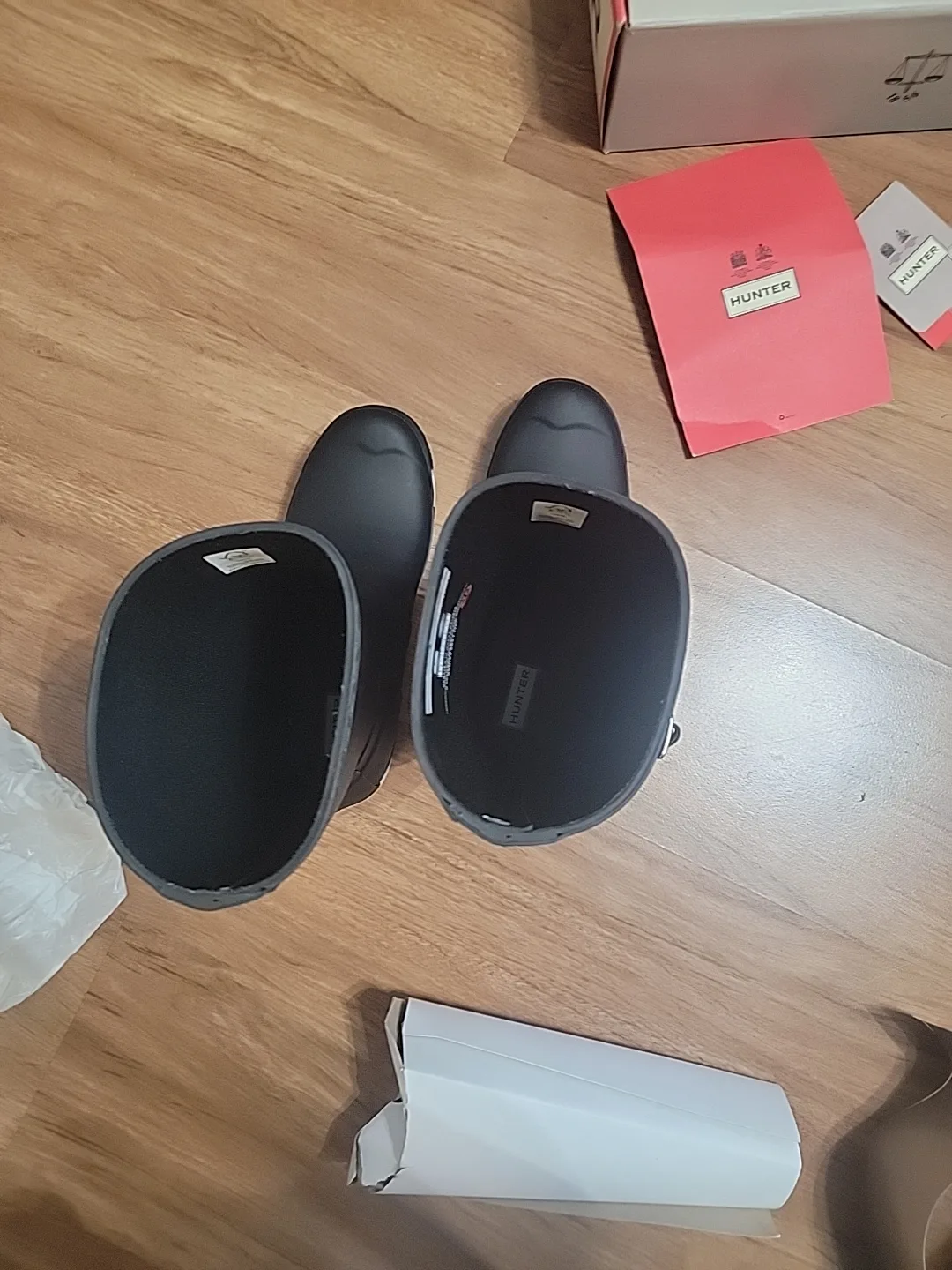 Hunter Women's Rain Boots - Size 8 - Black - New in Box image indicator(4)