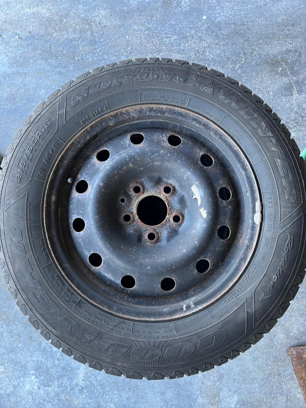 Winter 215/65R16 Tires on rims - photo 5