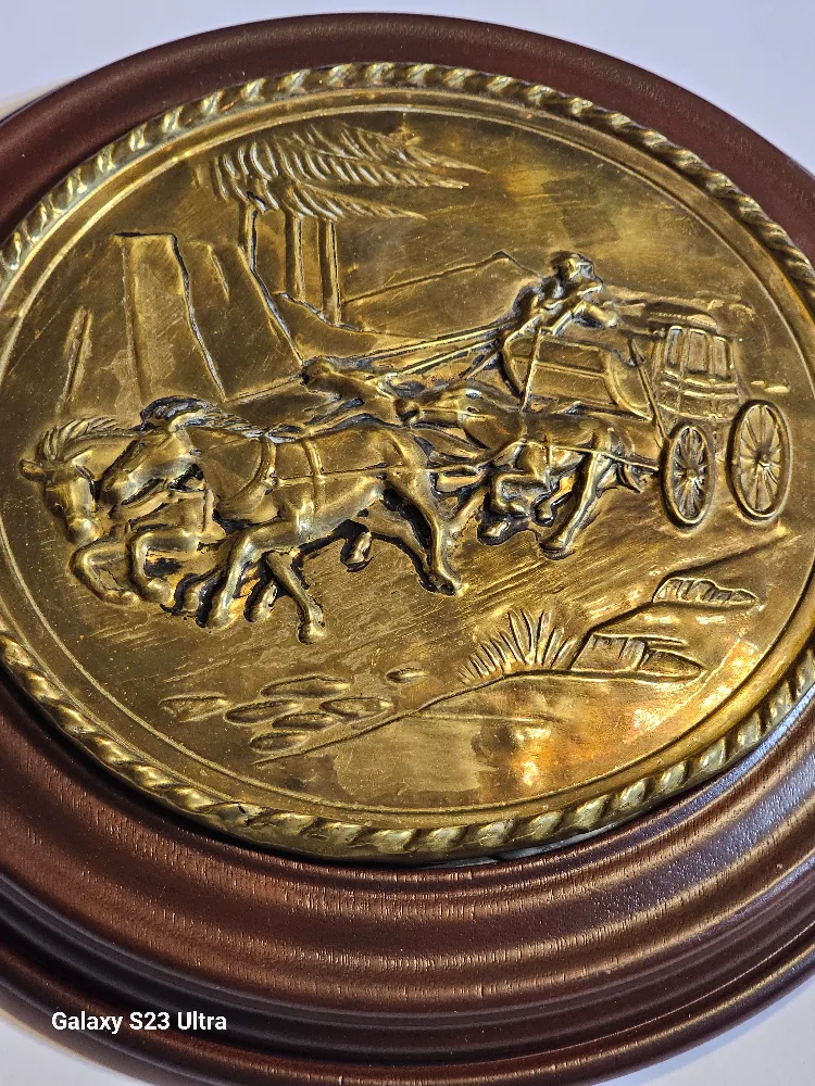 Vintage Brass Stagecoach Wall Art image indicator(4)