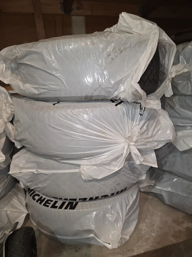 Viking Contact Winter Tire 245/65R17 image indicator(2)