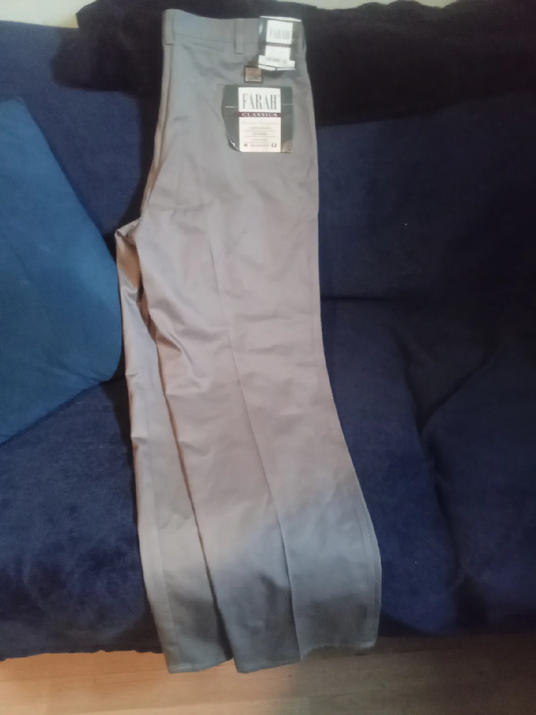 Farah Classics Sage Wrinkle Resistant Pants W36 L30 image indicator(2)