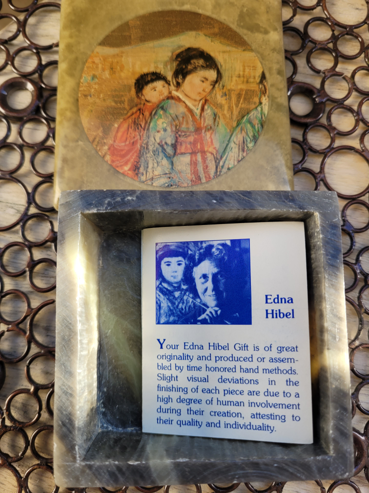 Edna Hibel Marble Trinket Box with Booklet🧡 Bingo - photo 4