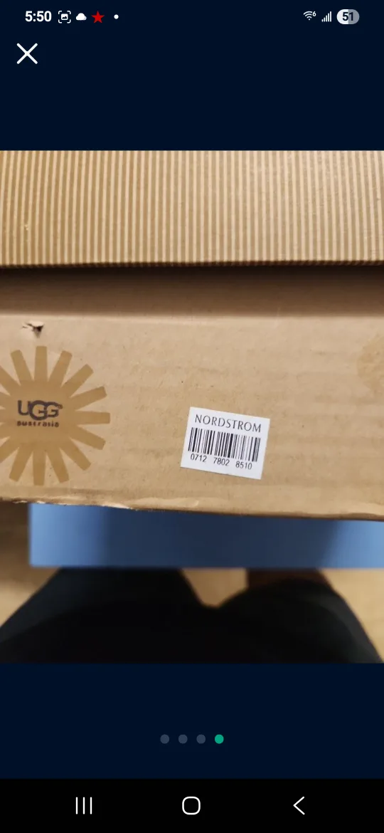 UGG W Classic Short Sparkles Boots - Size 7 image indicator(4)