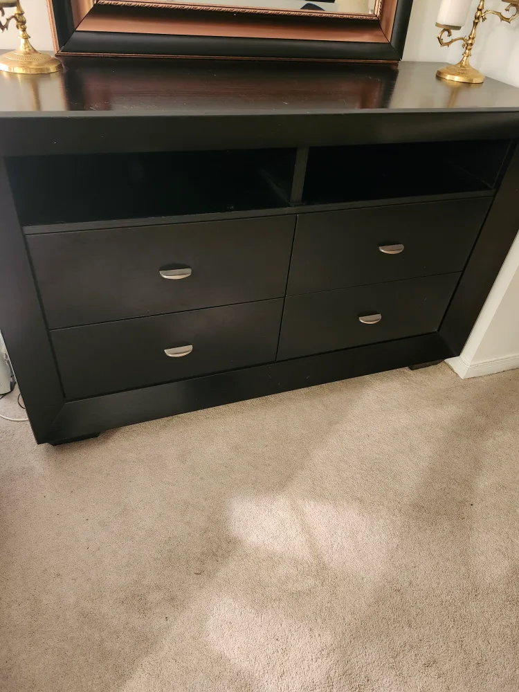 Black Dresser with Mirror image indicator(4)