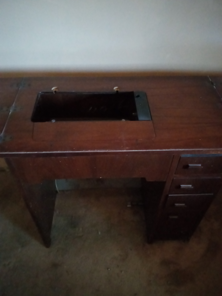 Vintage Sewing Table Desk - photo 3
