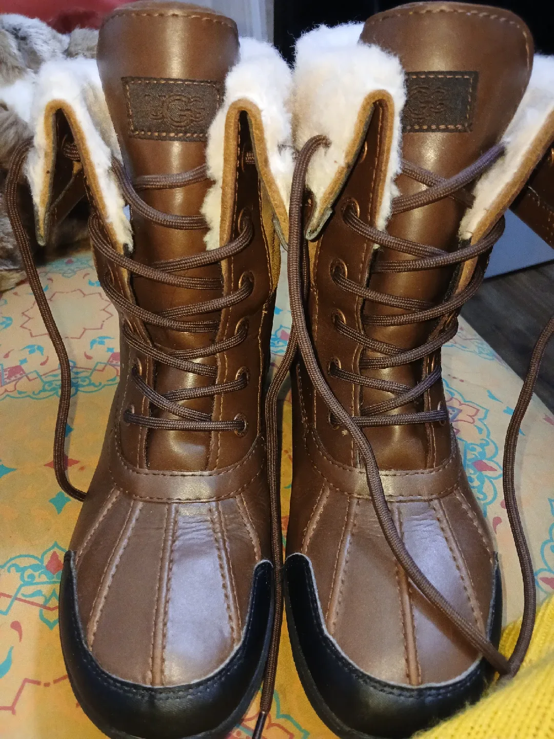 UGG Brown Leather Winter Boots image indicator(2)