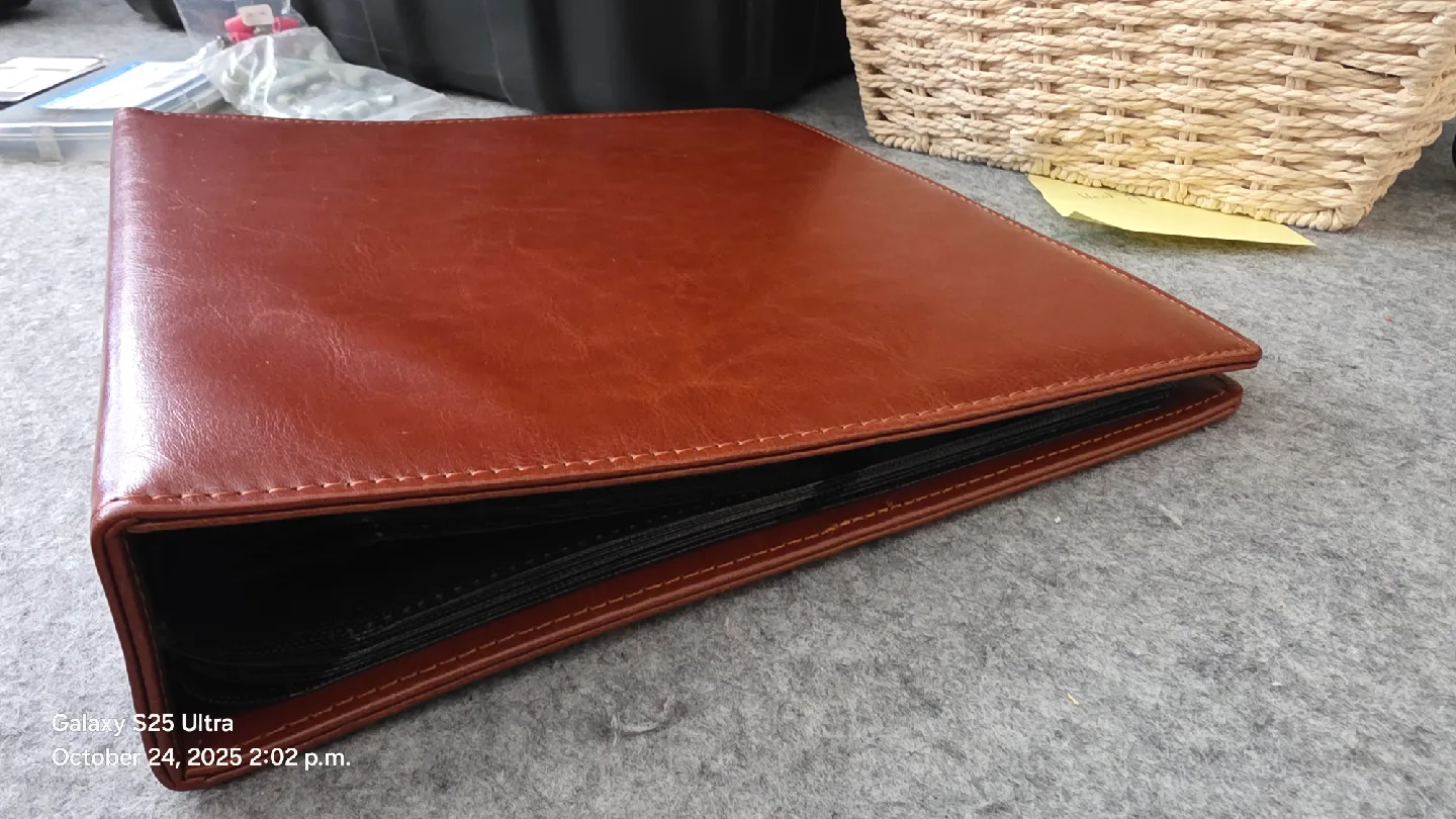 4 Pocket Trading Card Binder image indicator(4)