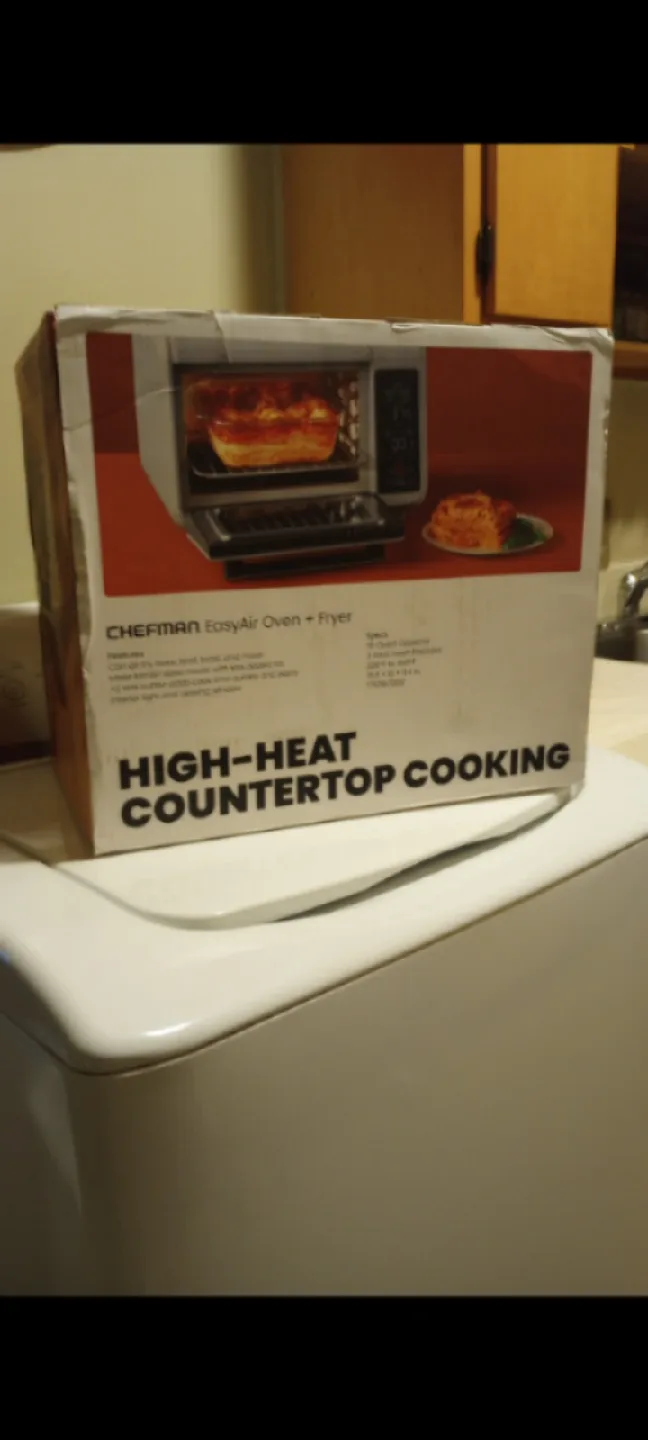 Air Fryer Toaster Oven White by Chefman brand! new!.. image indicator(8)