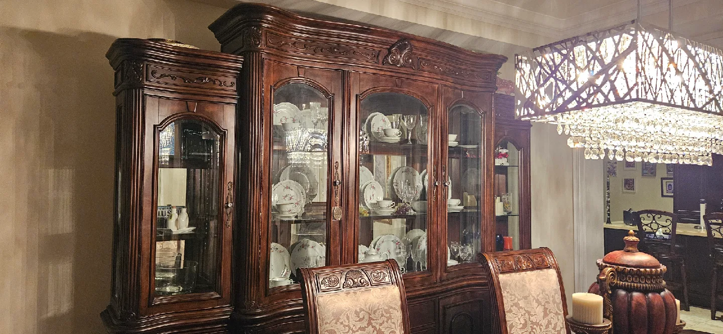 Ornate Bedroom Set - Bed, Chairs, Dresser image indicator(8)