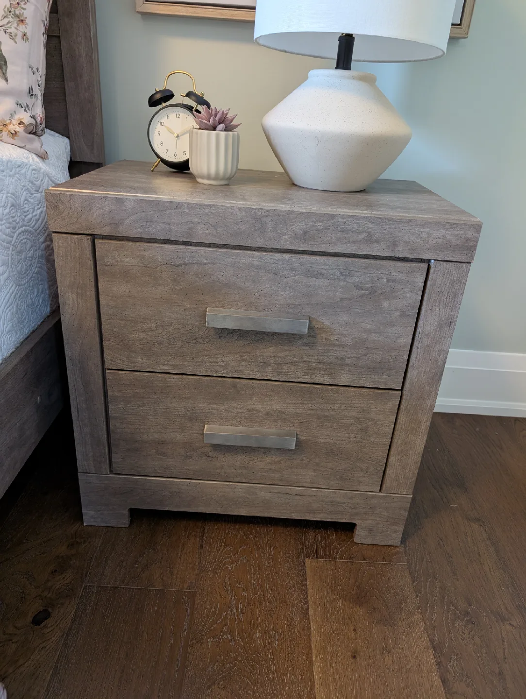 Queen bedframe with night stand image indicator(2)