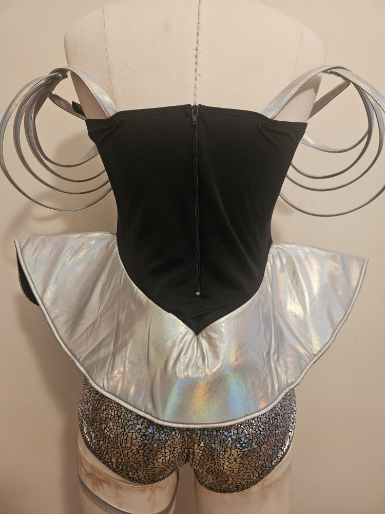 Leg Avenue Silver Costume - Size M - photo 2