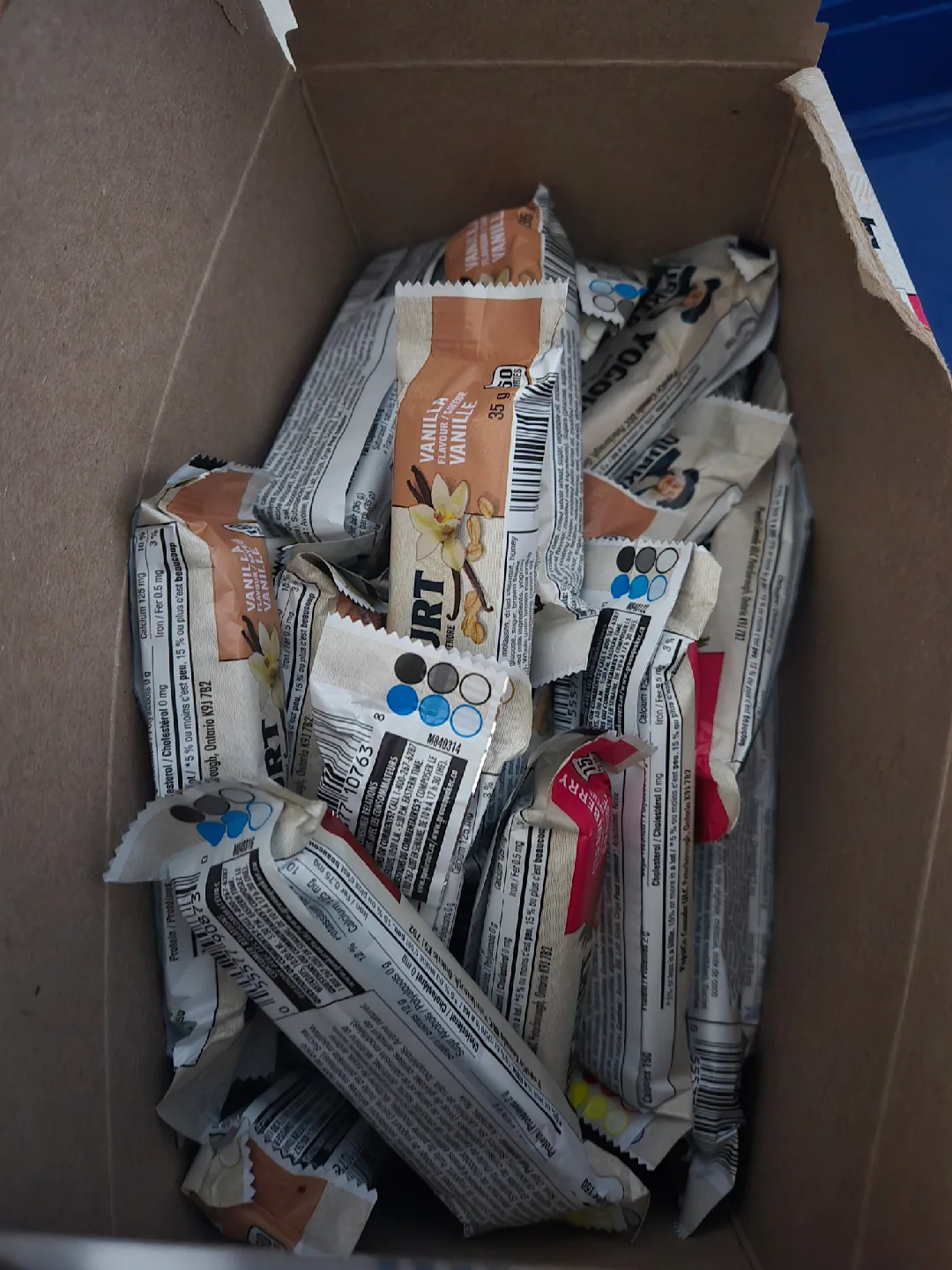 Quaker Yogourt Granola Bars - 40 pack image indicator(2)