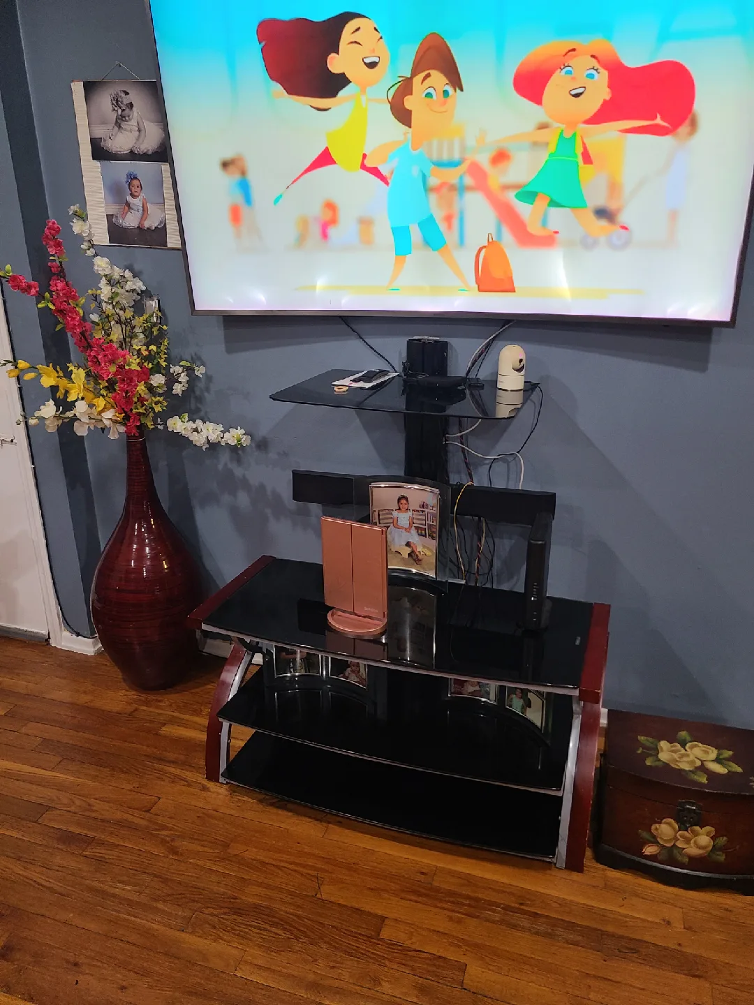 Assorted Used Furniture - Chairs & Sofas image indicator(8)