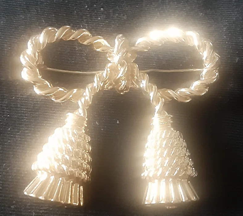 Gold Bow Tassel Brooch image indicator(7)