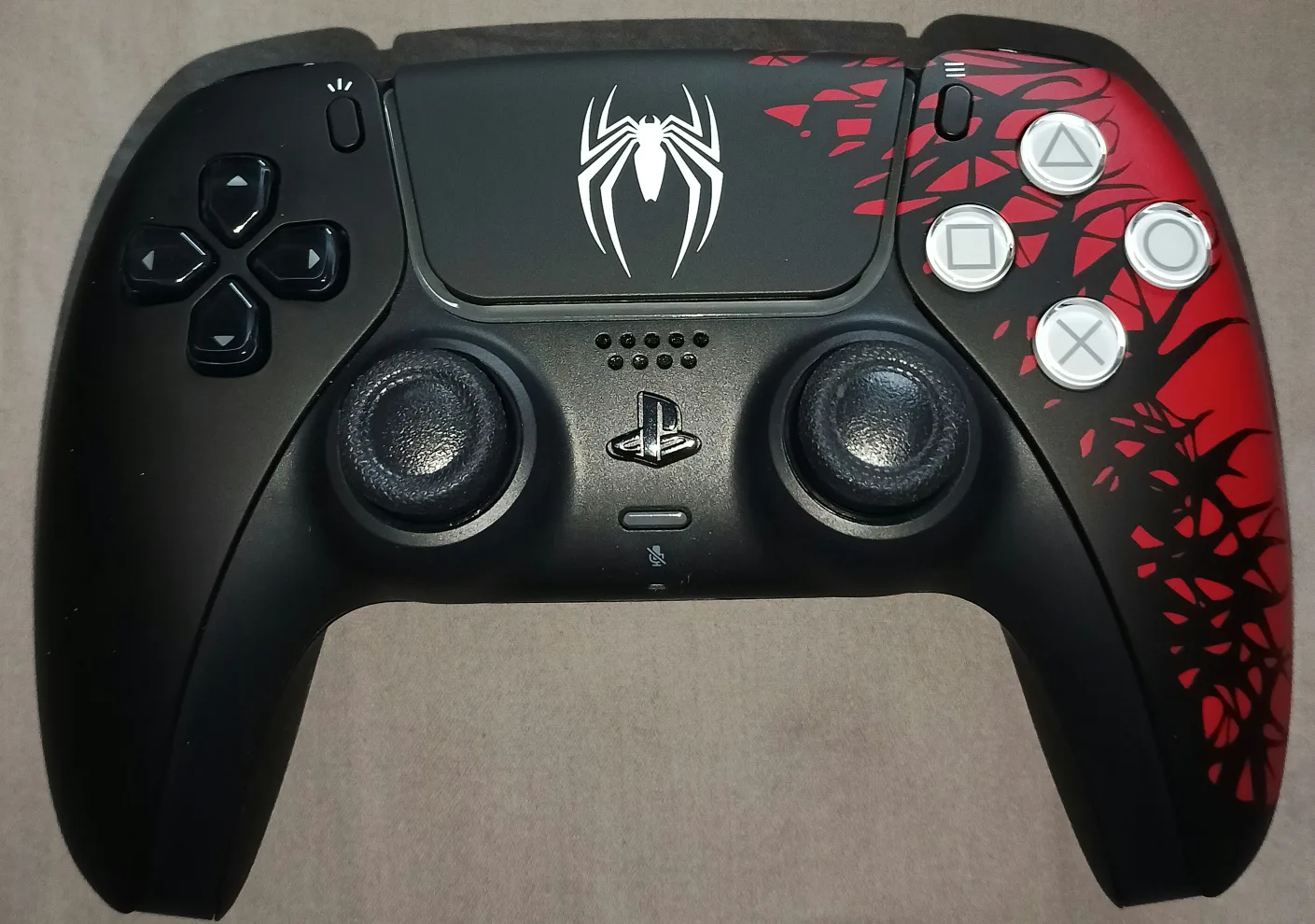 "Spider-Man 2" CONTROLLER & COVERS (ONLY for PS5 Disc-Consoles) thumbnail