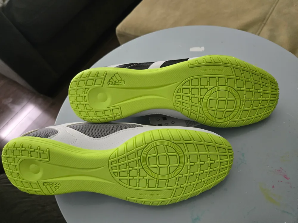 Adidas Predator Indoor Soccer Cleats - Size 10 image indicator(3)