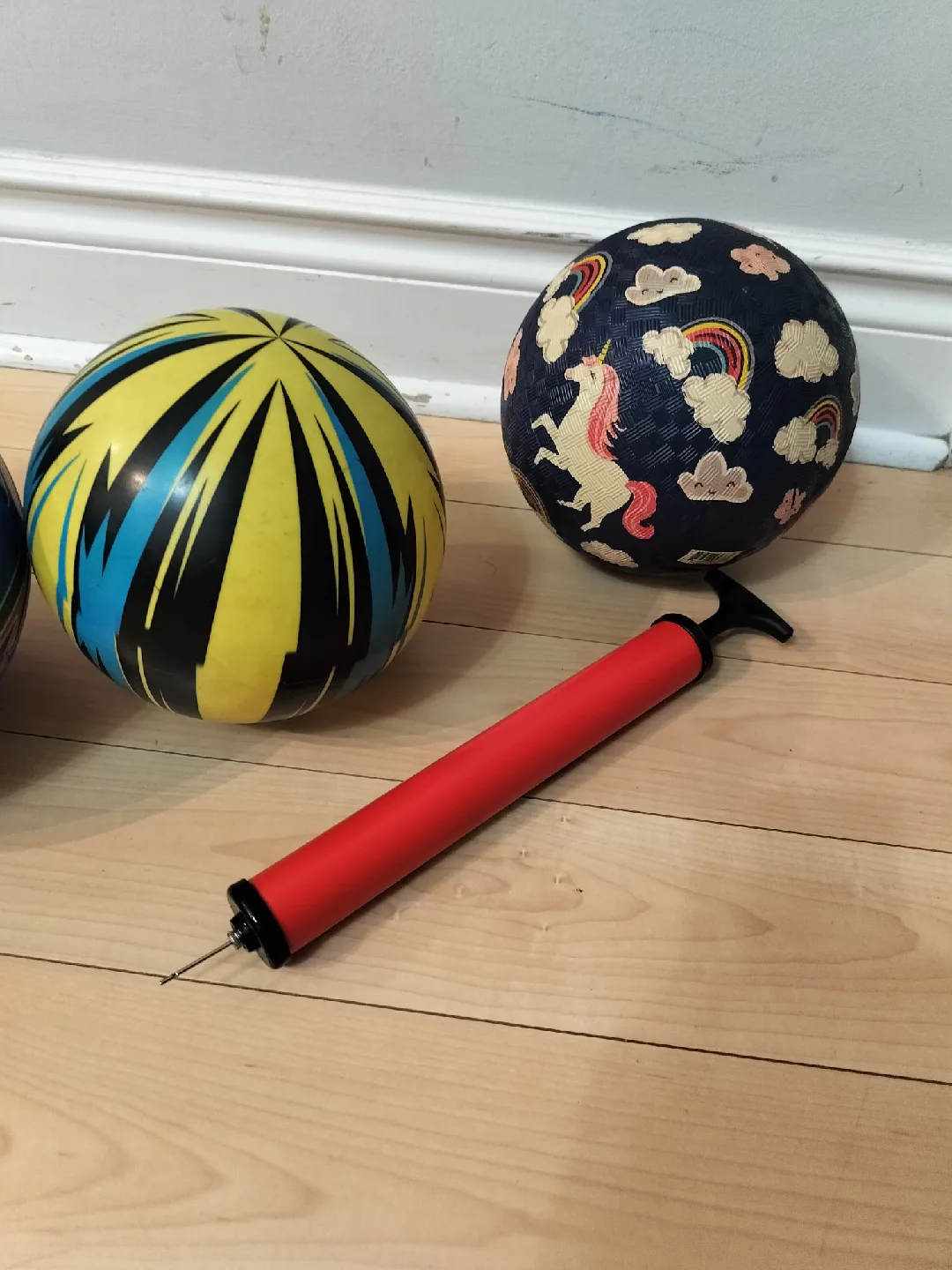 Assorted Soccer Balls & Pump image indicator(3)