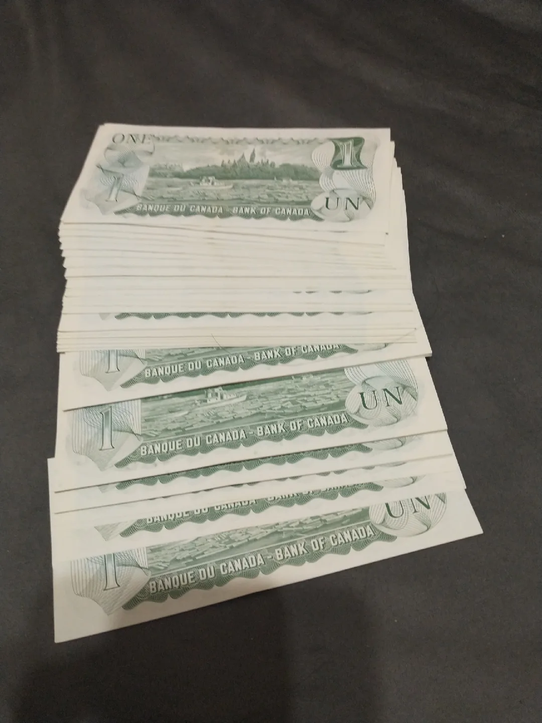 1973 Canada 100 consec. uncirculated banknotes ~8400 to ~8499 image indicator(3)