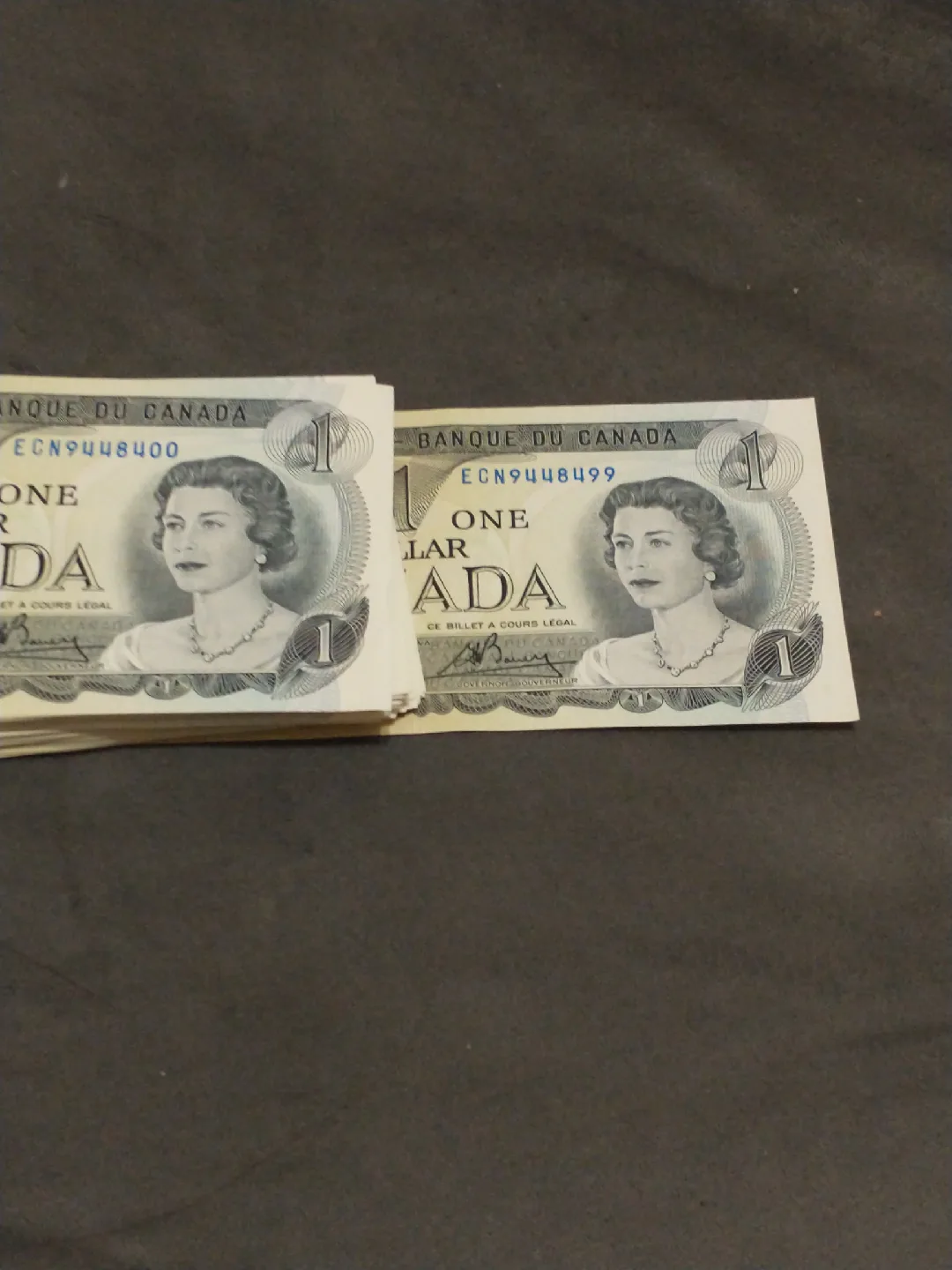 1973 Canada 100 consec. uncirculated banknotes ~8400 to ~8499 image indicator(5)