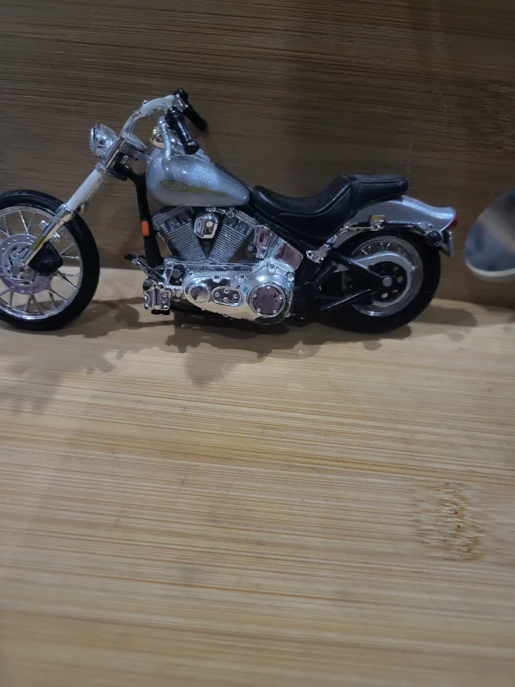 Harley Davidson Motorcycle Model Collection image indicator(2)