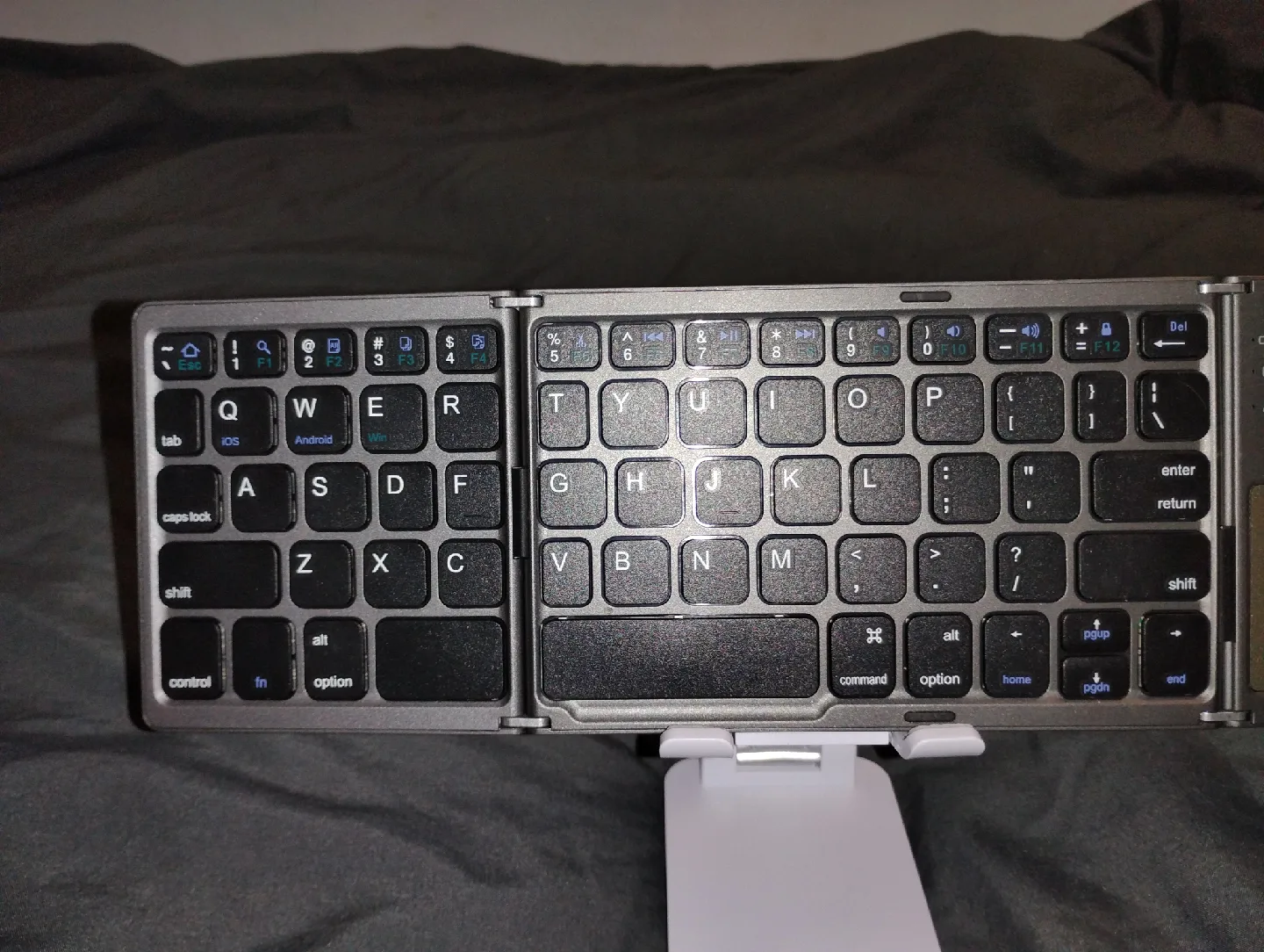 Jelly Comb Folding Bluetooth Keyboard with Touchpad image indicator(4)