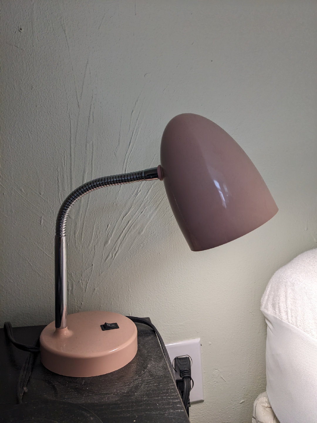 Pink Gooseneck Desk Lamp