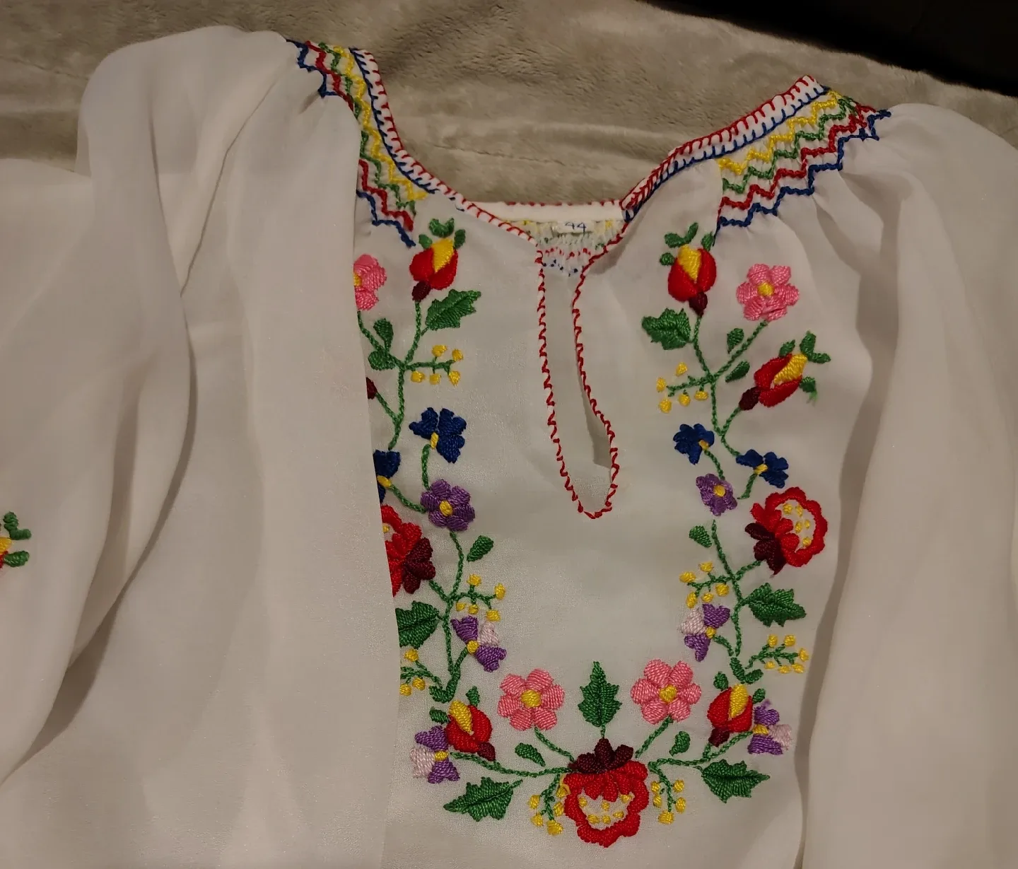 Embroidered White vintage Hungarian Peasant Blouse image indicator(2)