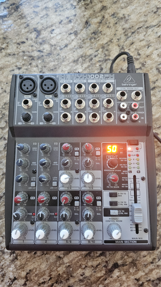 Behringer XENYX 1002FX Mixer with Box