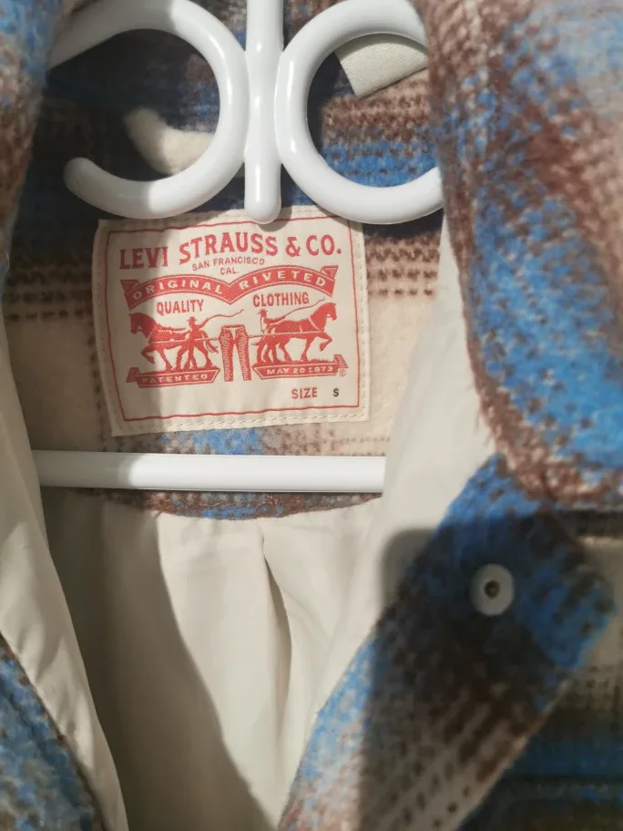 Levi's jacket oversized fits up to large image indicator(7)