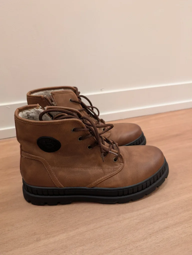 Moving out sale - Brown Winter Boots Men (US size 9) image indicator(2)