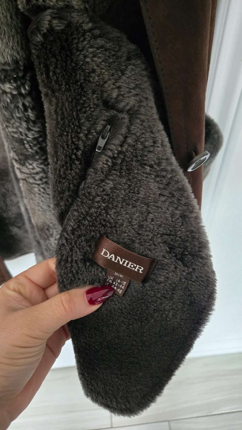 Danier Shearling Coat - Size M/M image indicator(2)