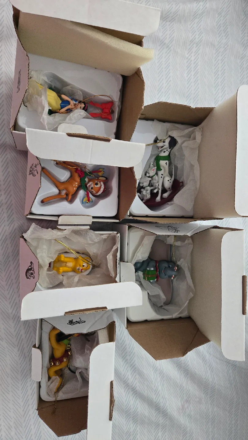 Disney Christmas Magic Collectible Ornaments - Set of 6 image indicator(2)