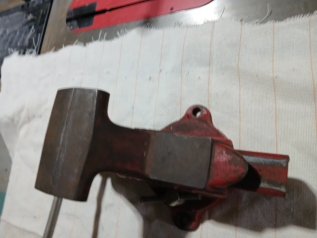 Craftsman 4 1/2 Bench Vise image indicator(4)