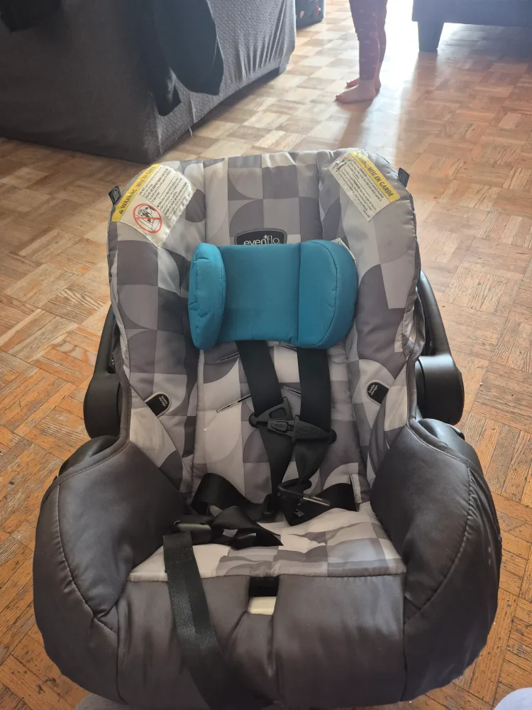 Evenflo Infant Car Seat (without base) image indicator(3)