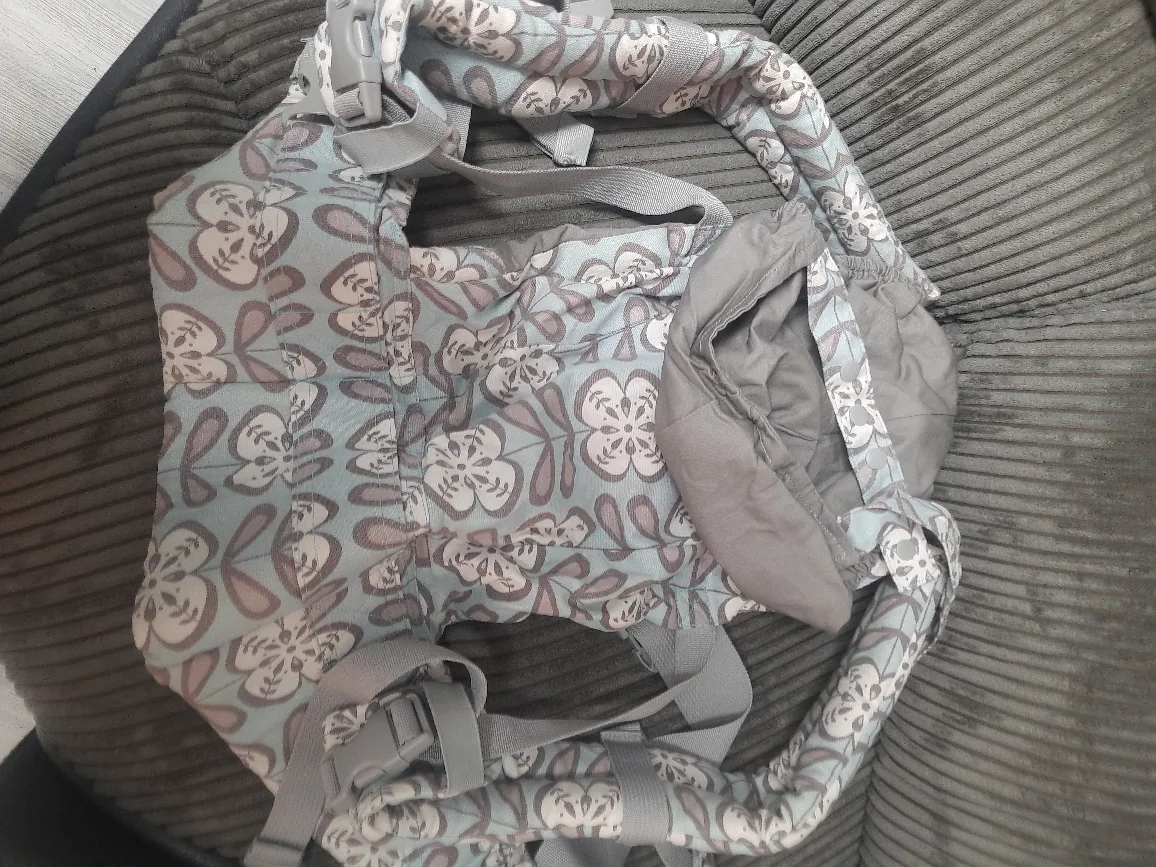 Ergobaby Baby Carrier - Floral Design image indicator(2)