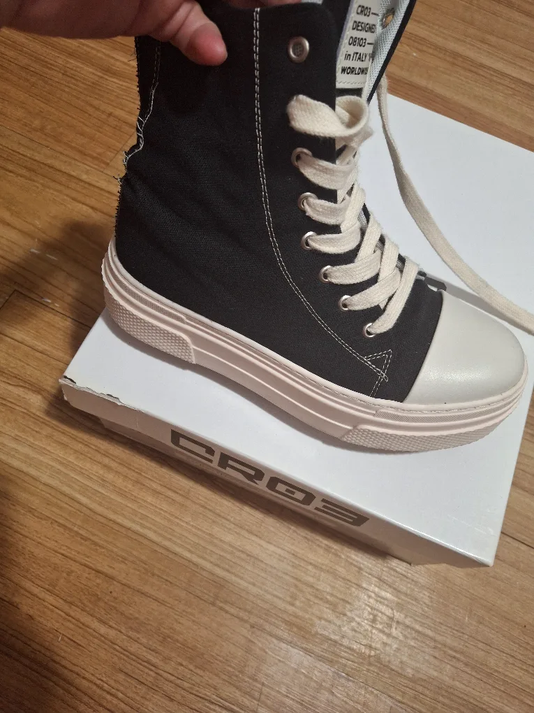 CR03 High Top Sneakers, Black image indicator(2)
