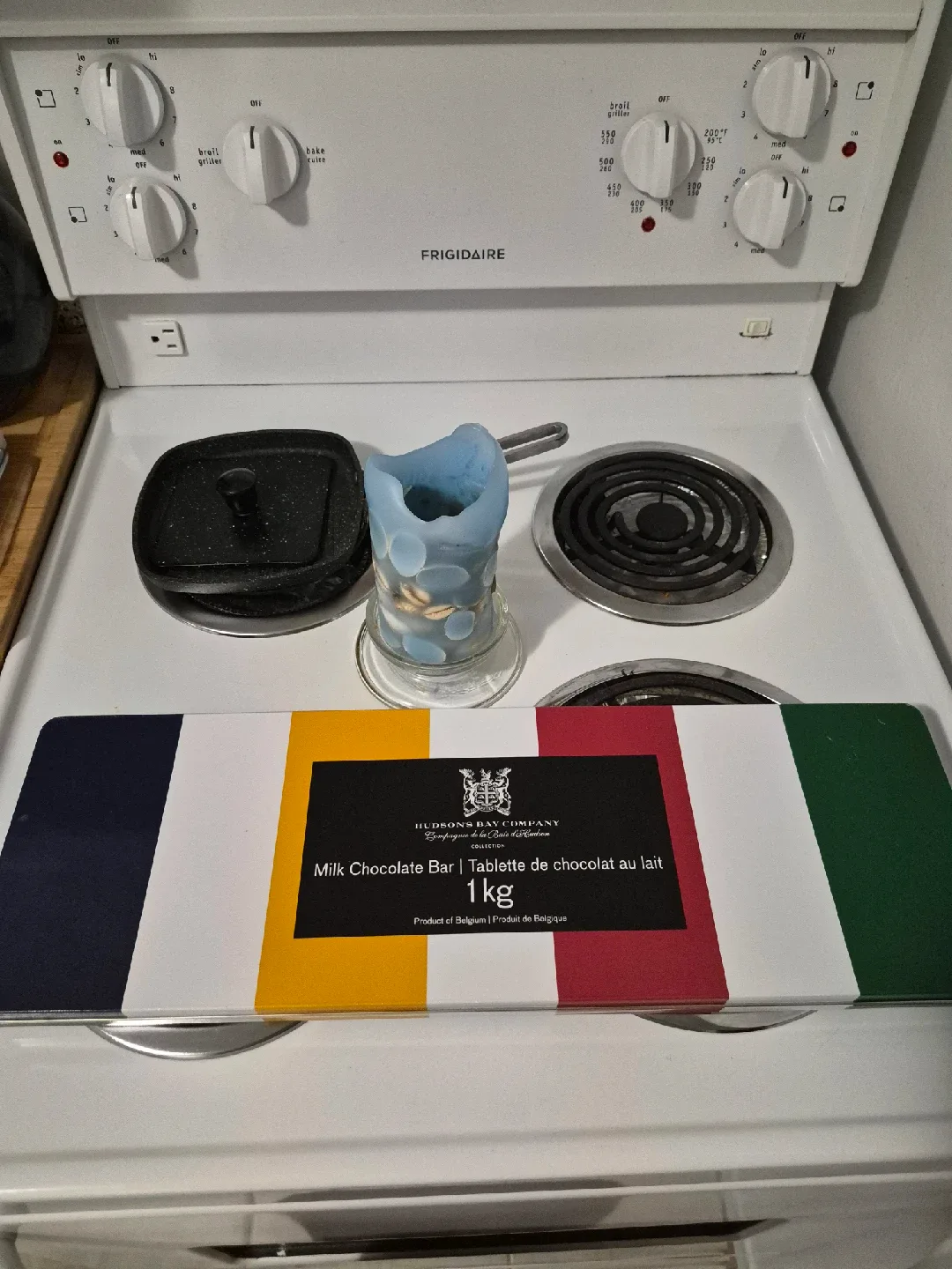 Hudson's Bay Company 1 Kg chocolate bar collector's tin thumbnail