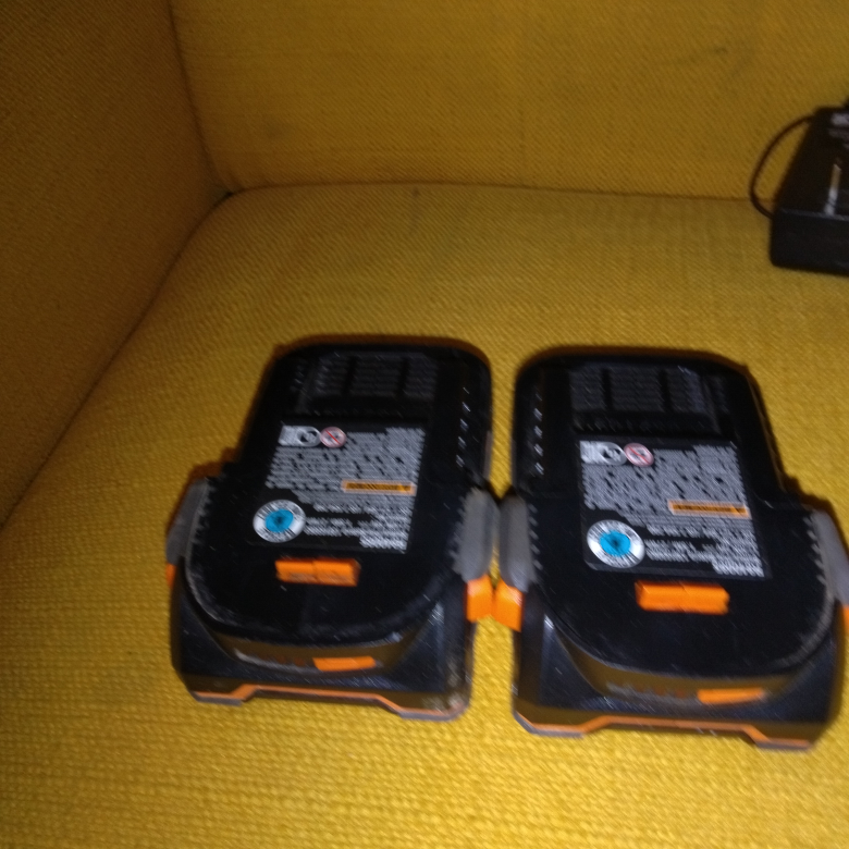 Drill set whit2 baterys and charger - photo 2