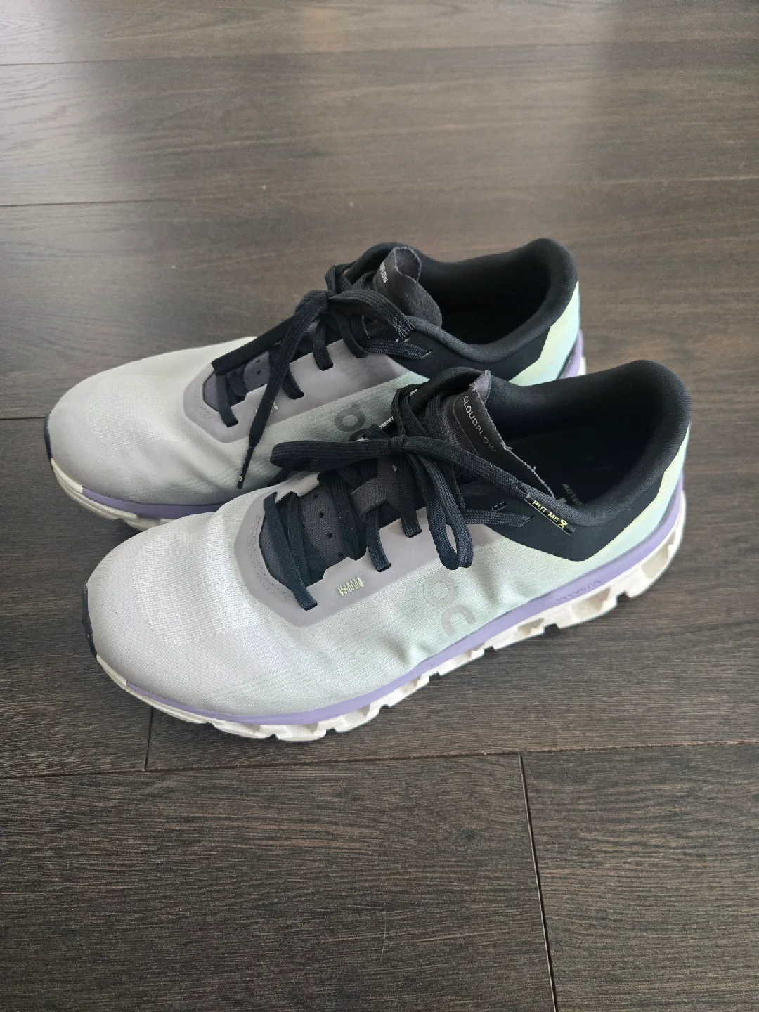 On Cloudflow4 – Women’s, Size 7.5 image indicator(3)