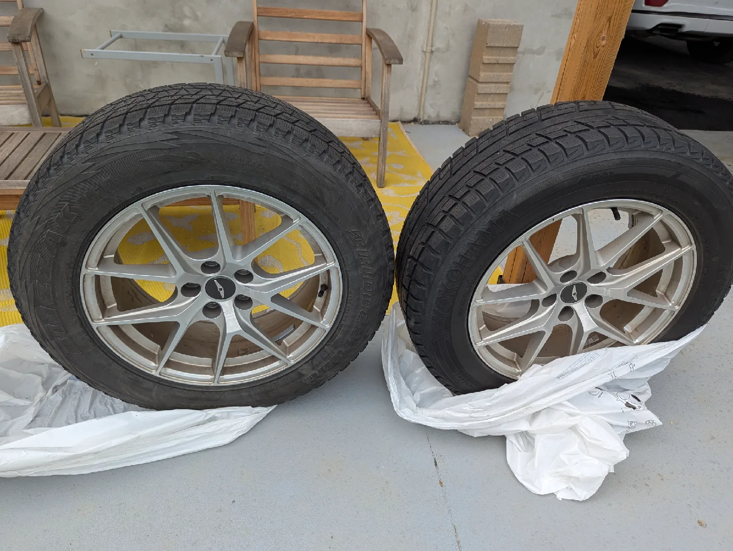 Yokohama 235/65R18 image indicator(8)