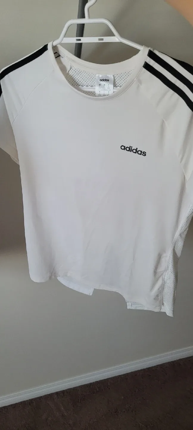 Adidas White T-Shirt - size M image indicator(3)