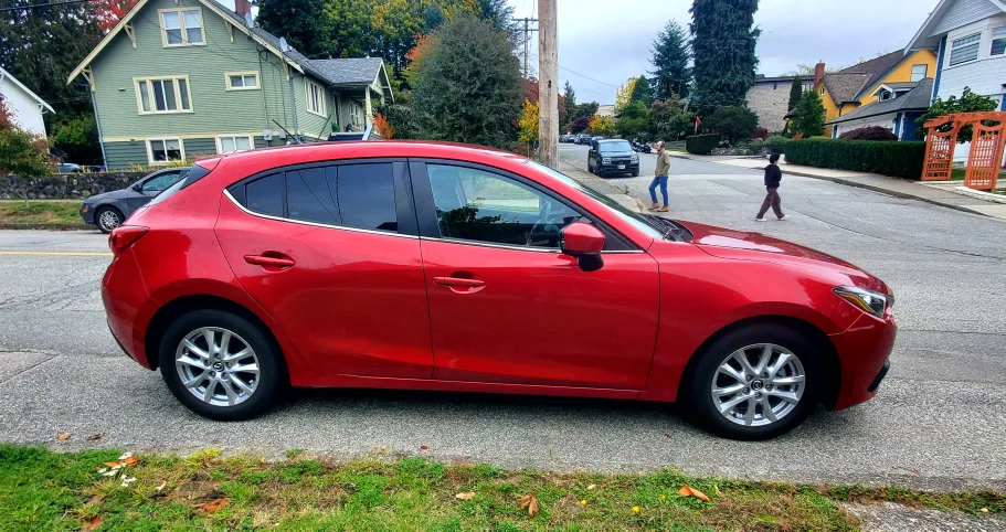 2014 mazda 3 Clean title,  Local BC, Low km image indicator(4)